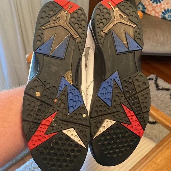 Jordan 7 Athletic Shoes White and Red - Picture 7 of 7